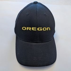 UO Oregon hat OS ~LIKE NEW~